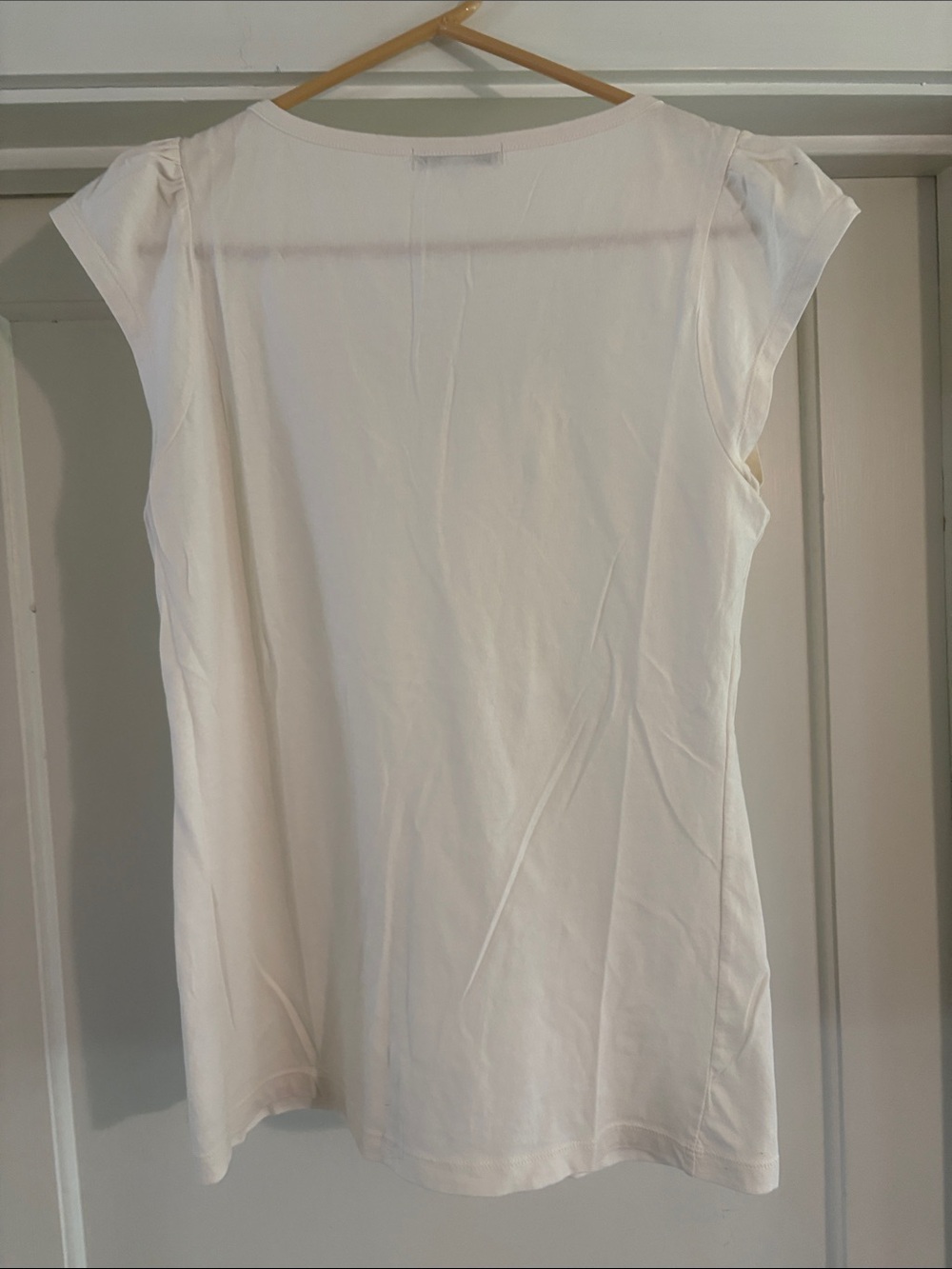 Banana Republic Cream Scoop Neck Cap Sleeve Tee - Picture 2 of 3